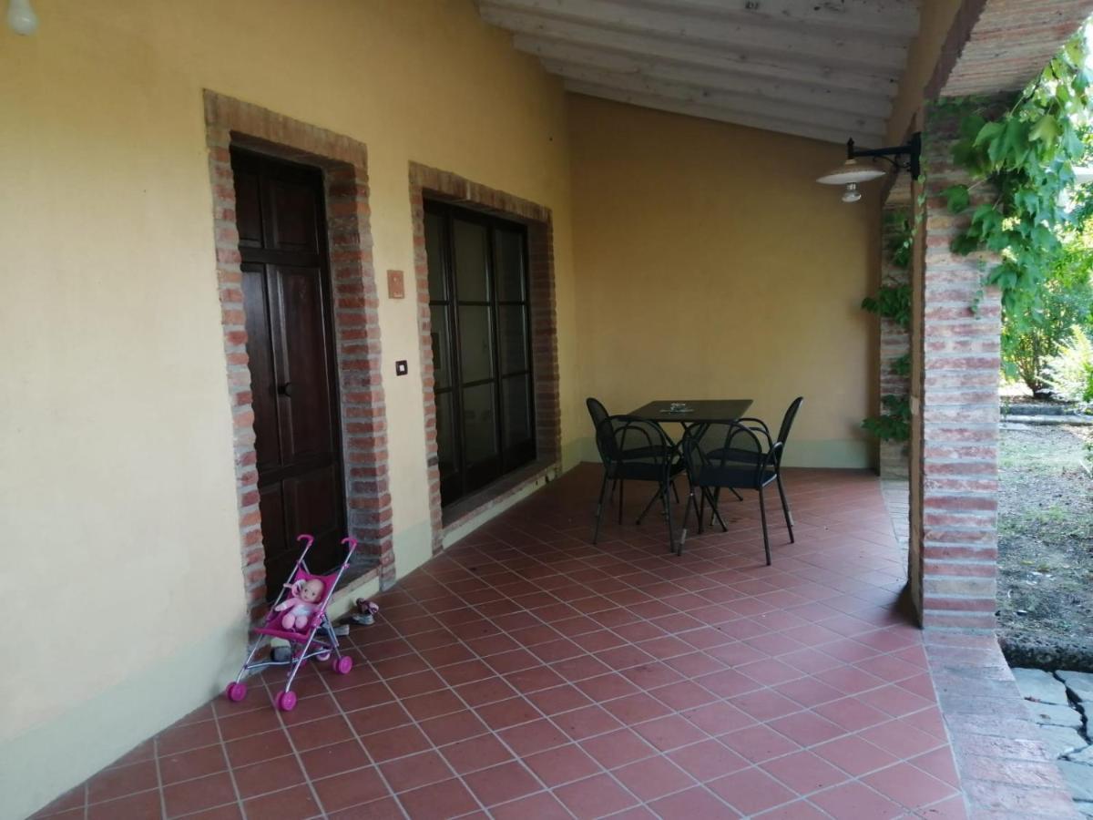 Relais Poggio Al Vento Guest House Pomarance Exterior foto